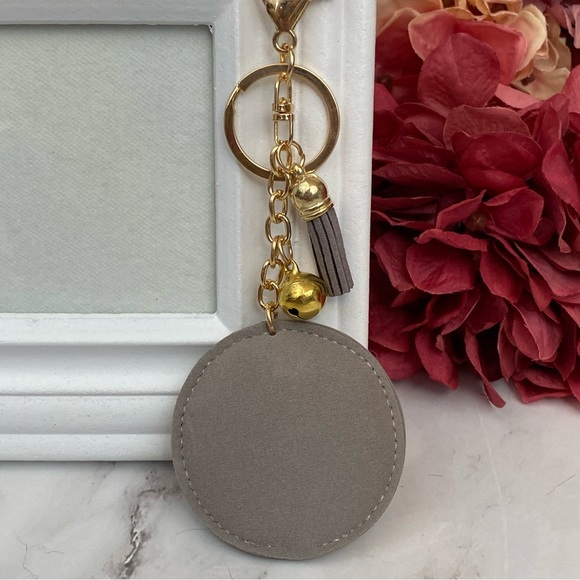 Gray & Silver Paw Print Rhinestone Keychain - Picture 5 of 16